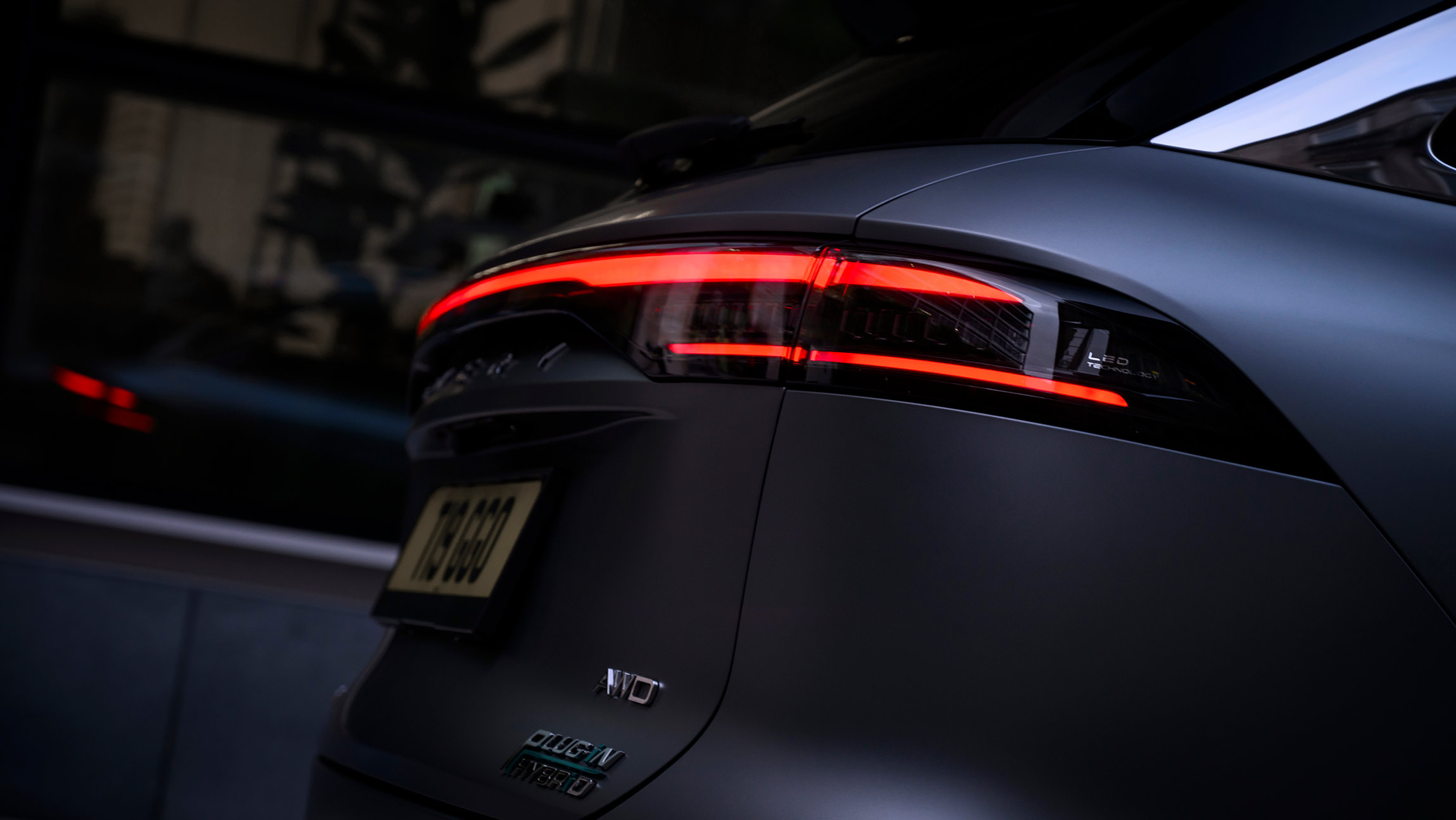 Close-up of Chery Tiggo 9 CSH rear LED taillight in red